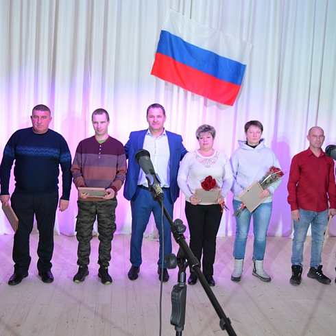 «Нам есть, чем гордиться»: в хозяйствах «Павловской нивы» чествовали лучших работников сельского хозяйства